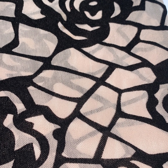 CODIGO MESH FLORAL PENCIL SKIRT - Picture 7 of 7